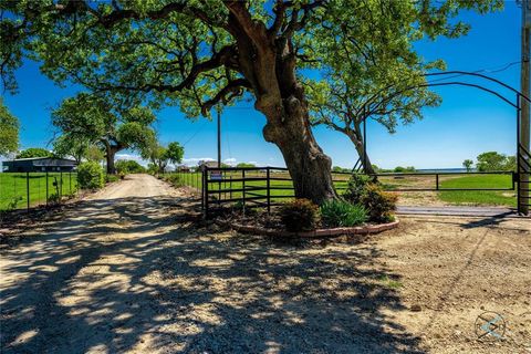 15697 Country Road 4024 Kemp TX 75142