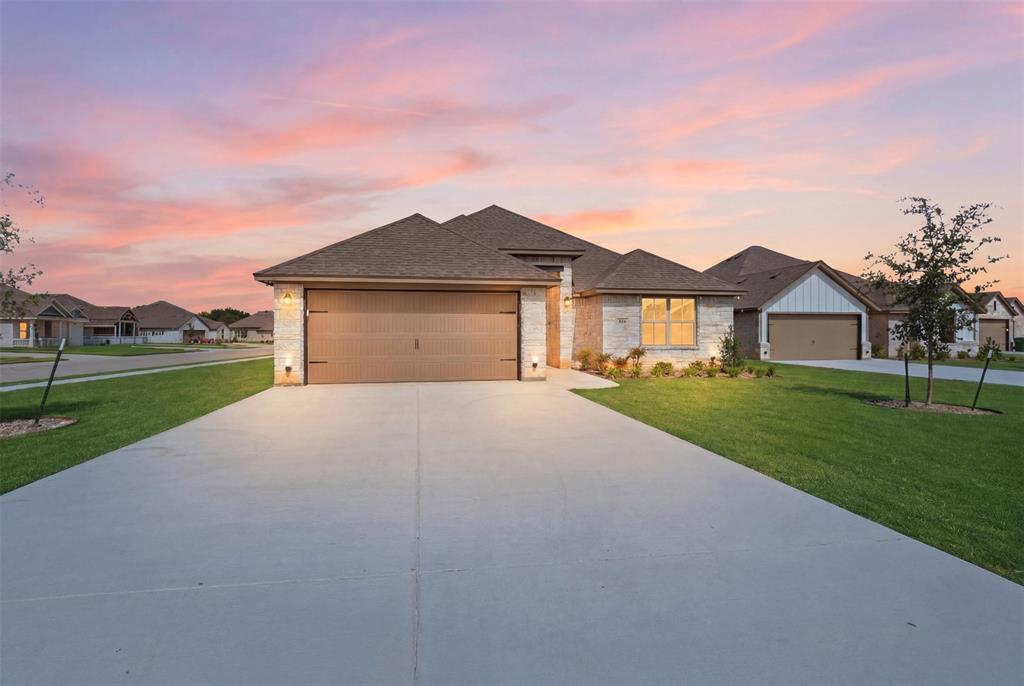 Photo of 816 Haley Street, Springtown, TX 76082 (MLS # 21373668)