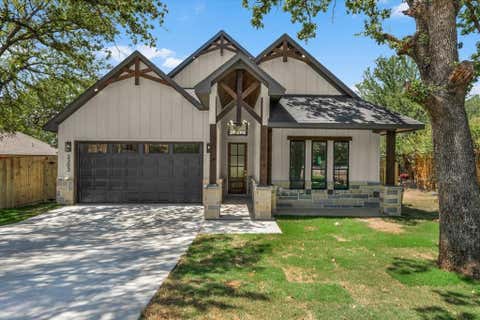 Photo of 3303 Hiawatha Trail, Fort Worth, TX 76135 (MLS # 21362489)