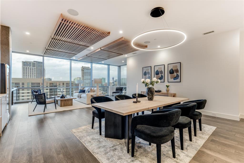 2200 Victory Avenue 2107