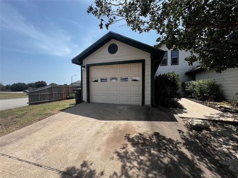 7582 Kings Trail Fort Worth TX 76133