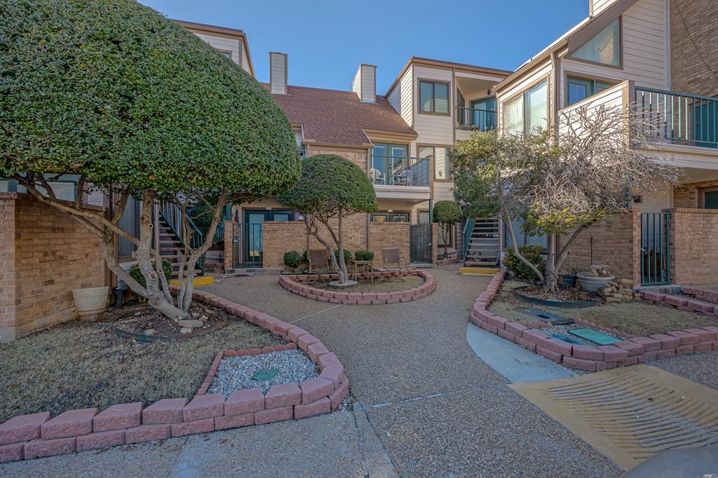 Arlington Oaks Condo - Residential