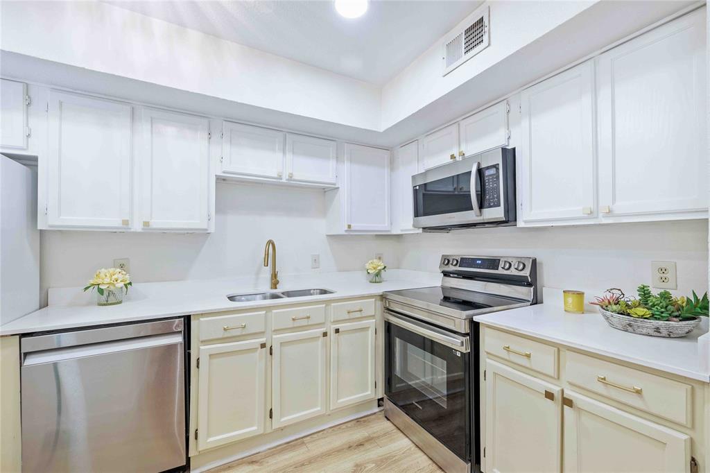 Arlington Oaks Condo - Residential