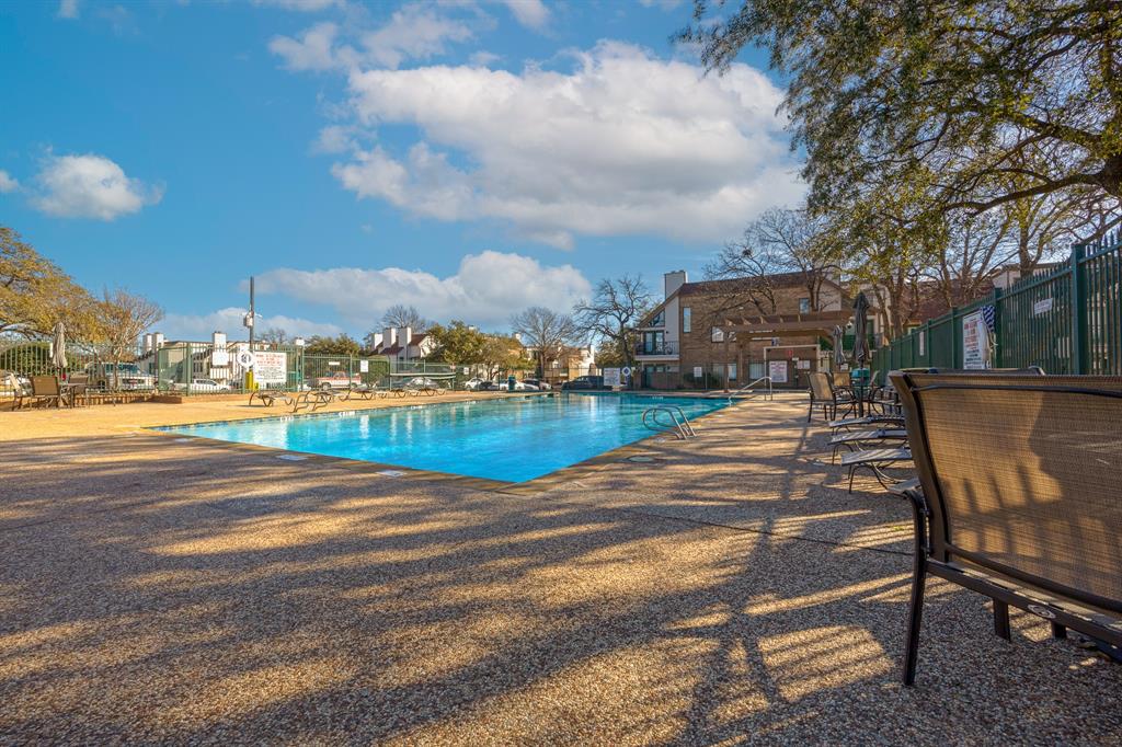 Arlington Oaks Condo - Residential