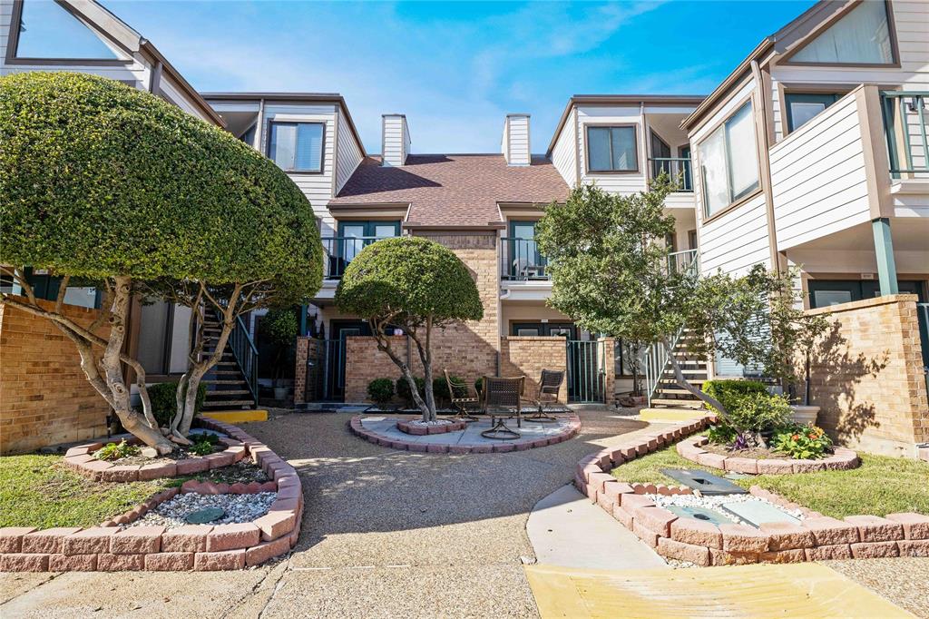 Arlington Oaks Condo - Residential