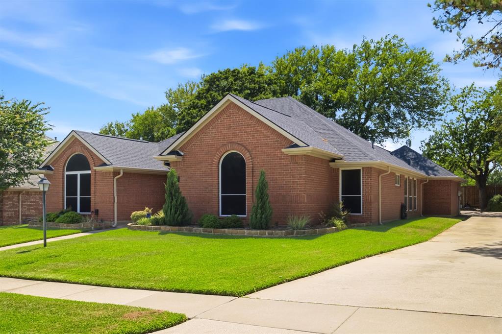 2741 Fox Glenn Court