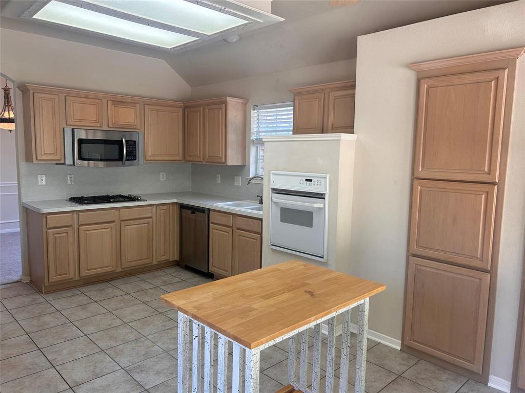 332 Village Trail