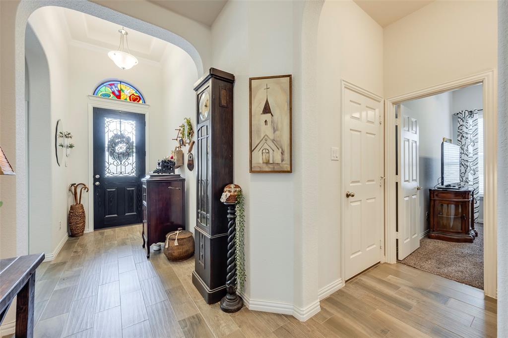 5825 Canyon Oaks Lane