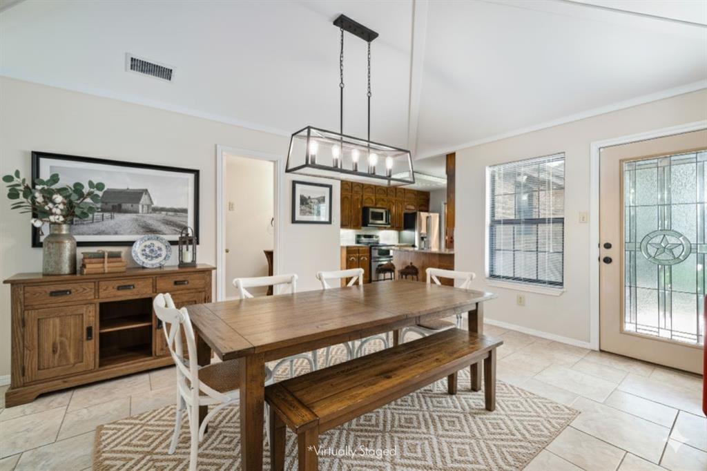 2126 Los Robles Street