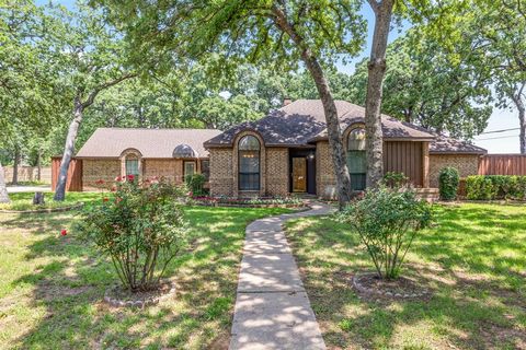 2126 Los Robles Street Grapevine TX 76051