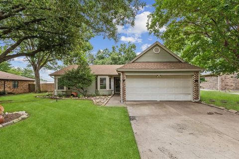 10209 Lone Pine Lane Fort Worth TX 76108