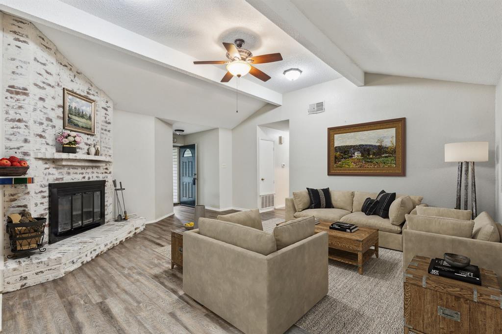 10209 Lone Pine Lane
