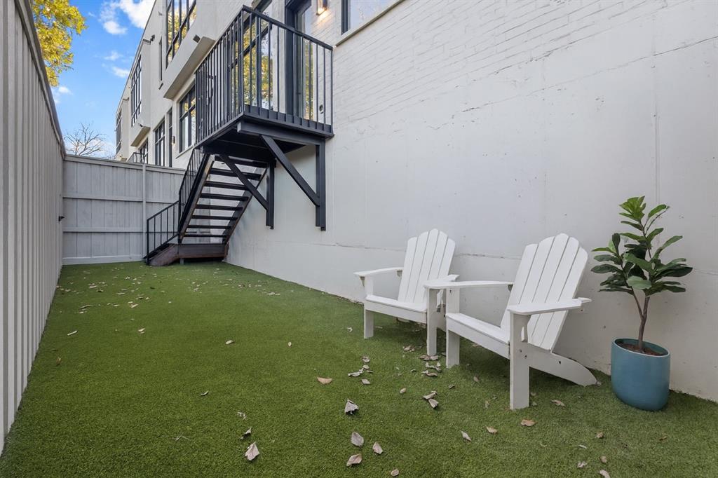 610 N Oak Cliff Boulevard 304