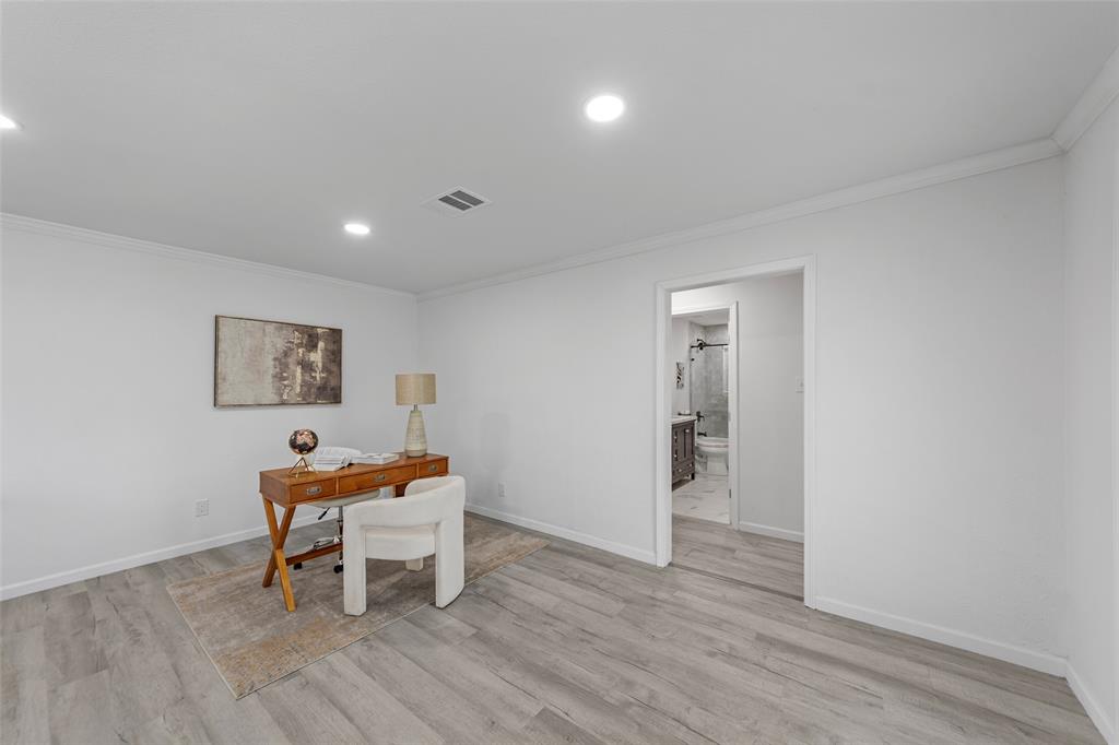 7107 E Mockingbird Lane