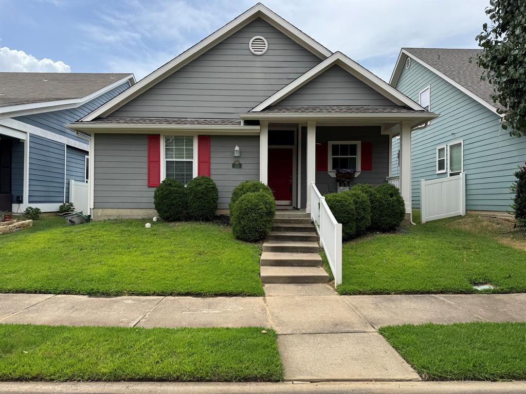 1128 Oakcrest Drive