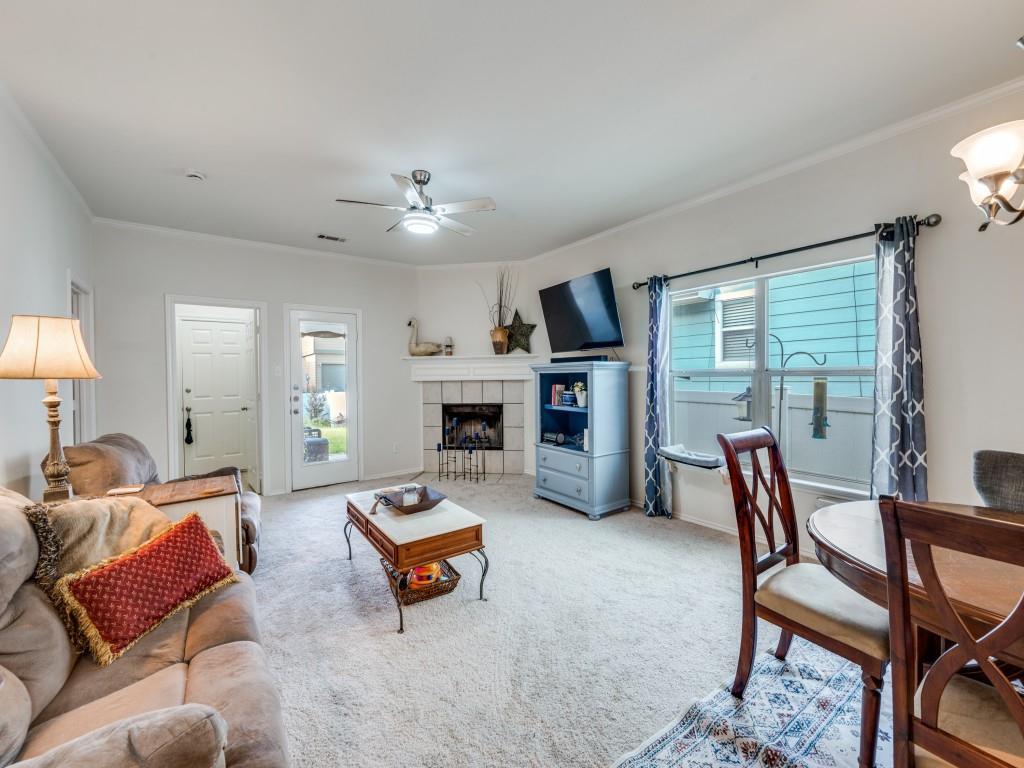 1128 Oakcrest Drive
