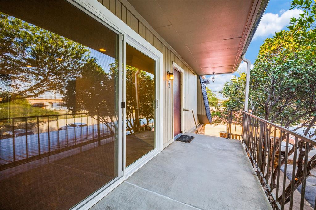 TOWNEOAKS TERRACE CONDOMINIUM - Residential Lease