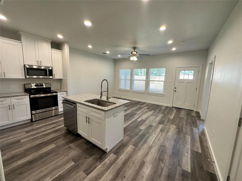 Photo of 1005 Dubois Street, Denison, TX 75020 (MLS # 21194286)