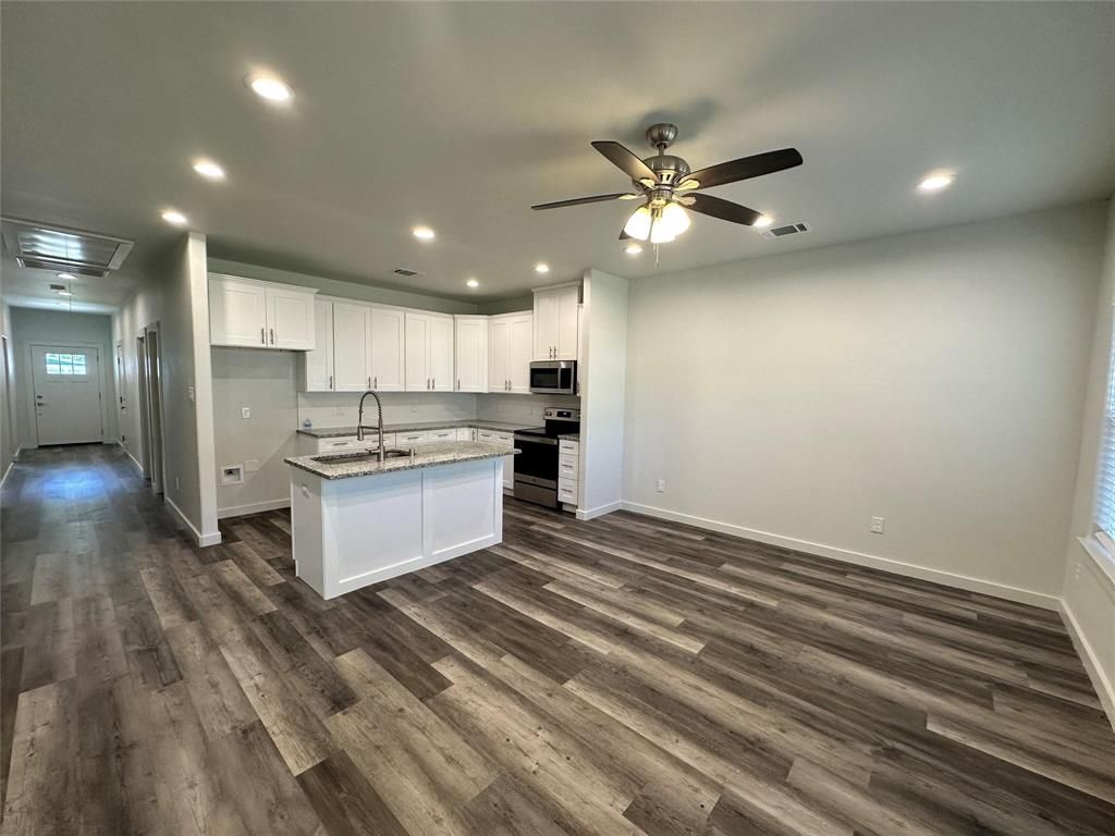 Photo of 1005 Dubois Street, Denison, TX 75020 (MLS # 21194286)