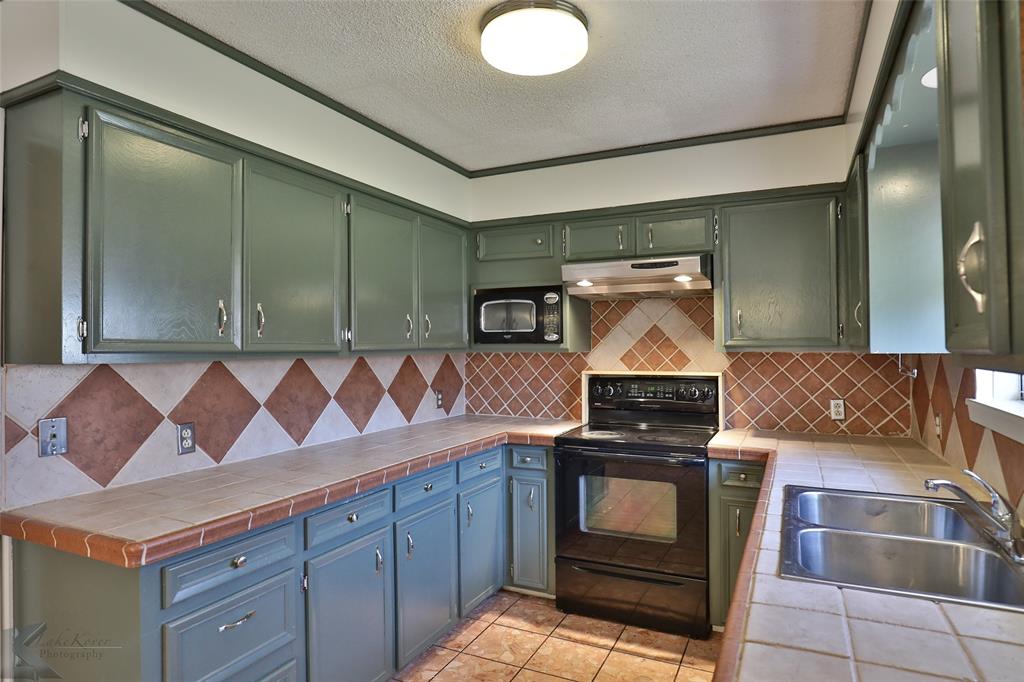 2901 Salinas Drive