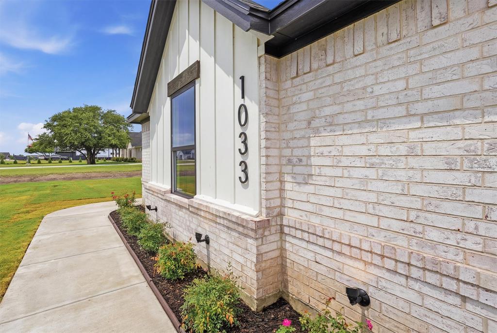 1033 Uplift Drive