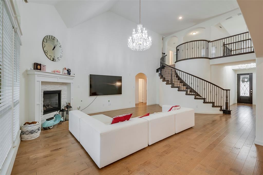 509 Christie Crossing