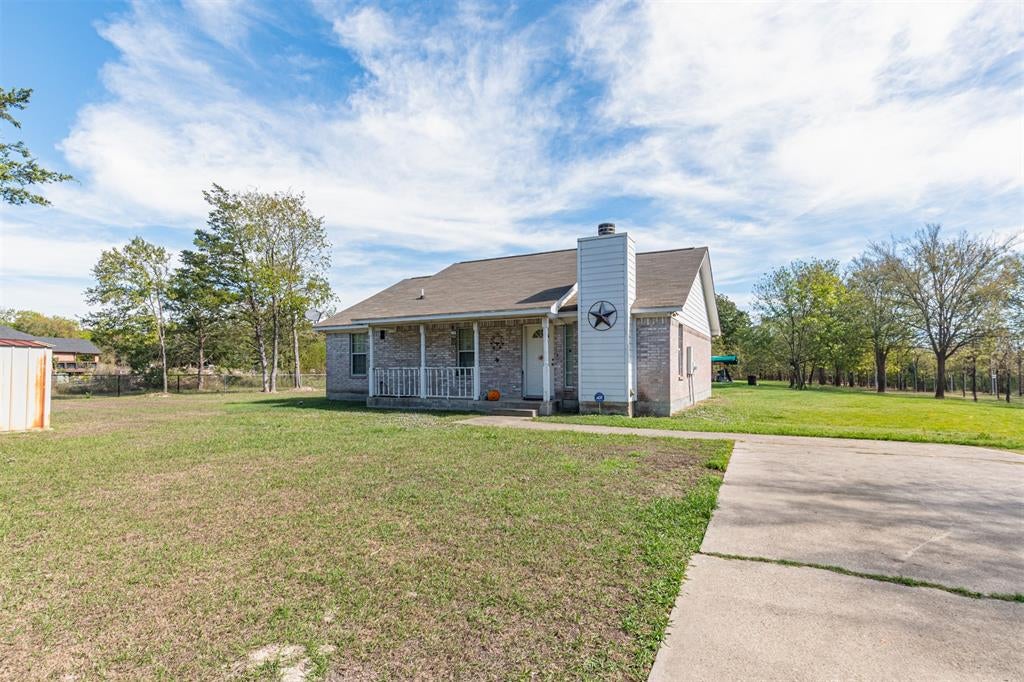 Photo of 2601 W County Road 3306, Greenville, TX 75402 (MLS # 21420480)