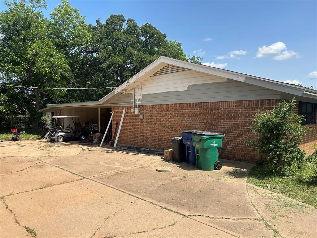 1103 Rolling Hills Drive S