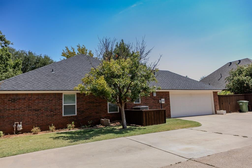 3933 Bay Hill Drive