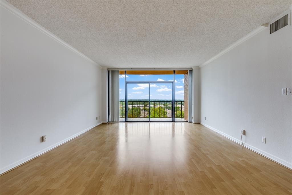 5200 Keller Springs Road 824