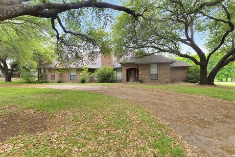 1020 Crystal Lane Crowley TX 76036