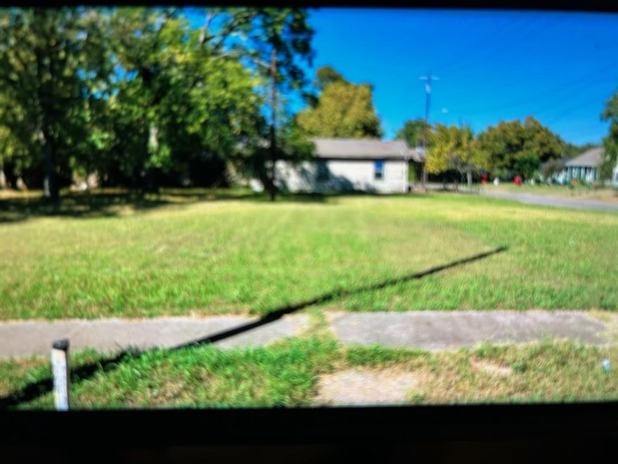NICE CORNER LOT A FEW BLOCKS DOWN FROM AUSTIN COLLEGE, THIS LOT IS 85 X 100 DEEP ENOUGH FOR INVESTOR OR INDIVIDUAL WHO LOOKING TO BUILD A SINGLE FAMILY RESIDENCE. GO AND SHOW AND PLEASE TEXT ME FEEDBACK OR ANY QUESTIONS YOU MAY HAVE.