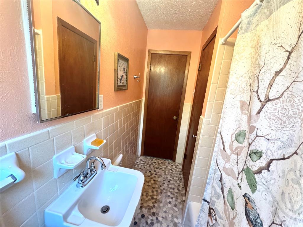 Eastwood Islands - Residential Lease