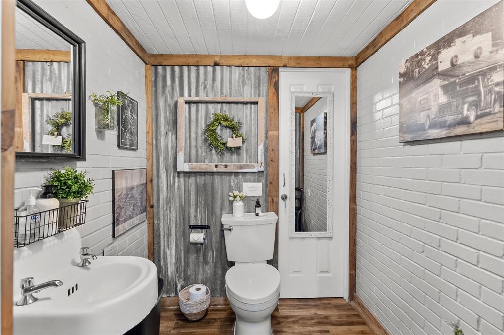 A0510 HILLER JOSEPH - Commercial Sale