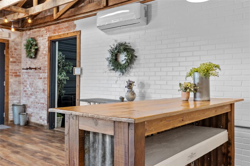 A0510 HILLER JOSEPH - Commercial Sale