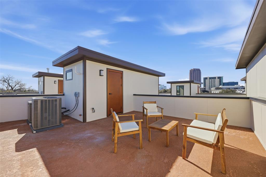 2631 Kirby Street 102