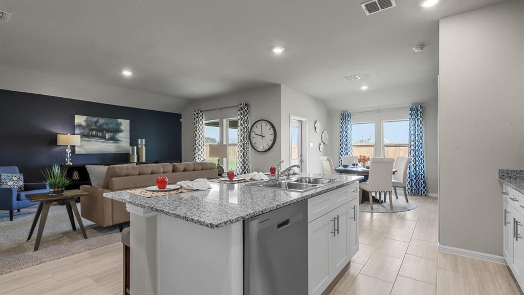 2252 JOHNNY CASH Drive