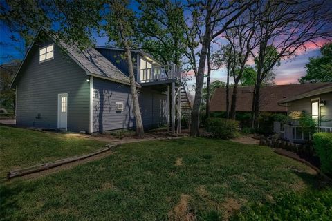 Photo of 1214 Kiowa Drive E, Lake Kiowa, TX 76240 (MLS # 21144826)