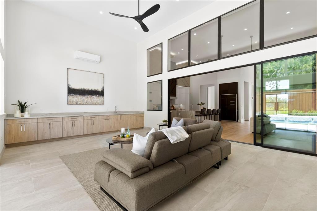 EUDORA ESTATES NO 3 - Residential Lease