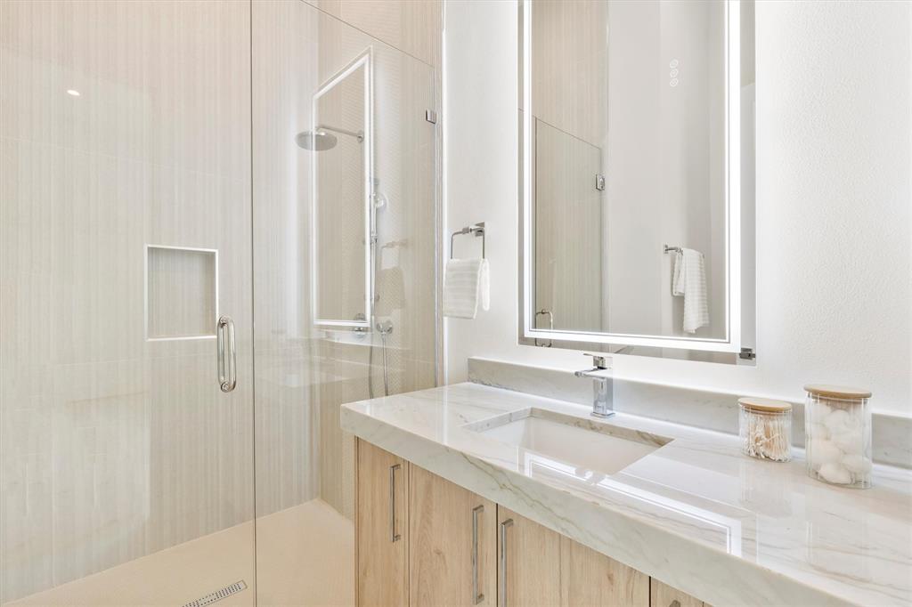 EUDORA ESTATES NO 3 - Residential Lease