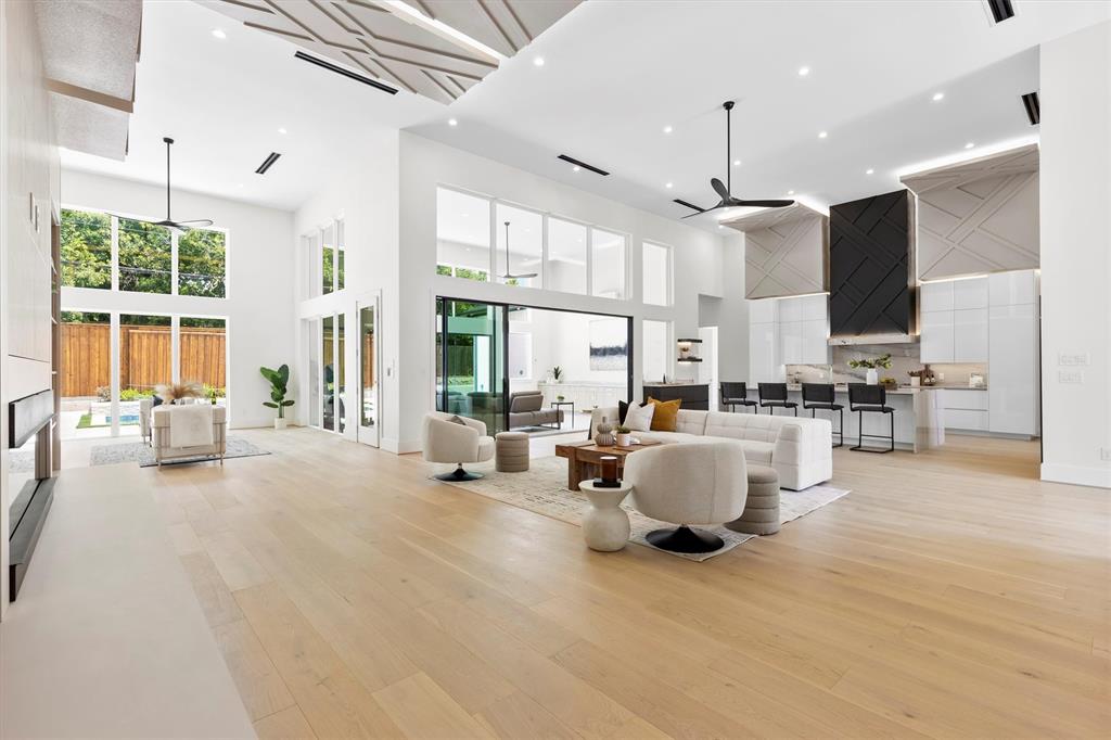 EUDORA ESTATES NO 3 - Residential Lease