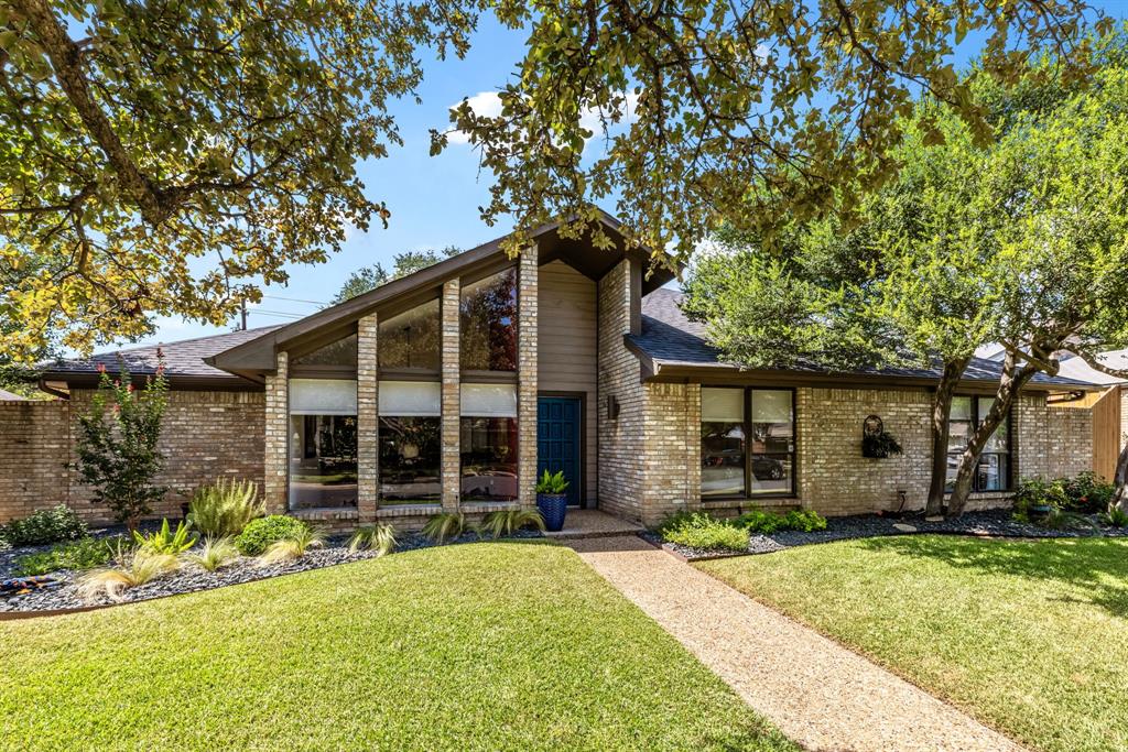 6803 Fernshaw Drive