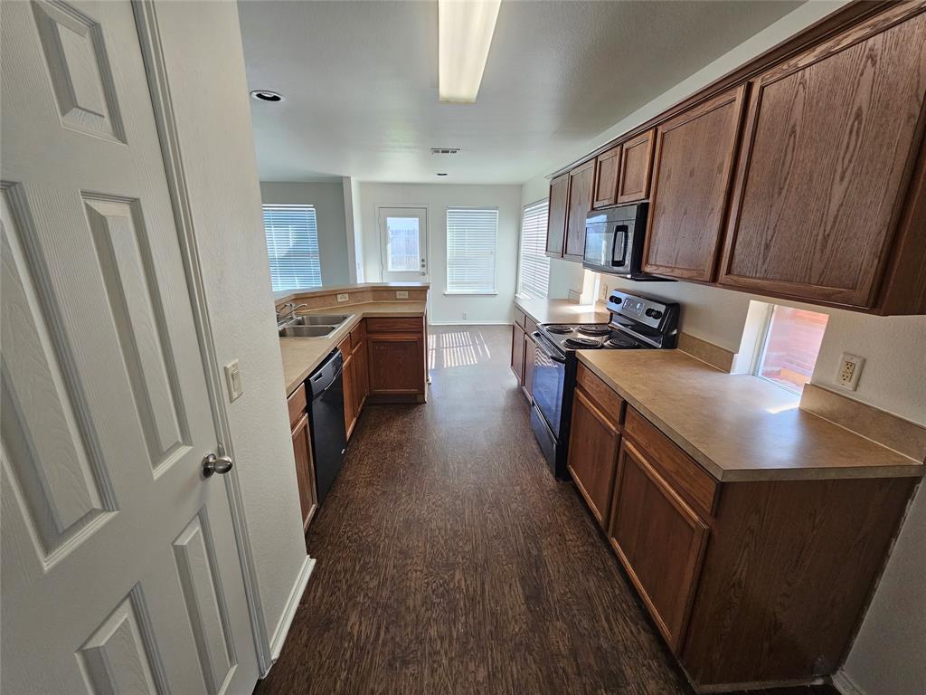 Everman Park South Add - Residential Lease