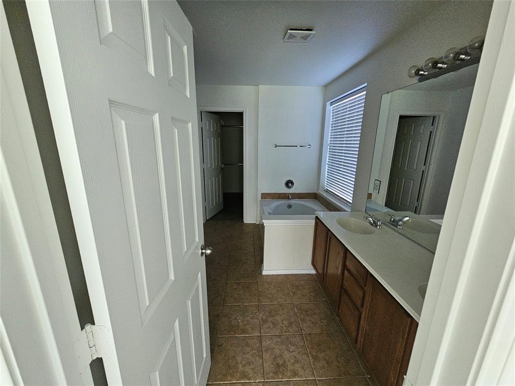 Everman Park South Add - Residential Lease