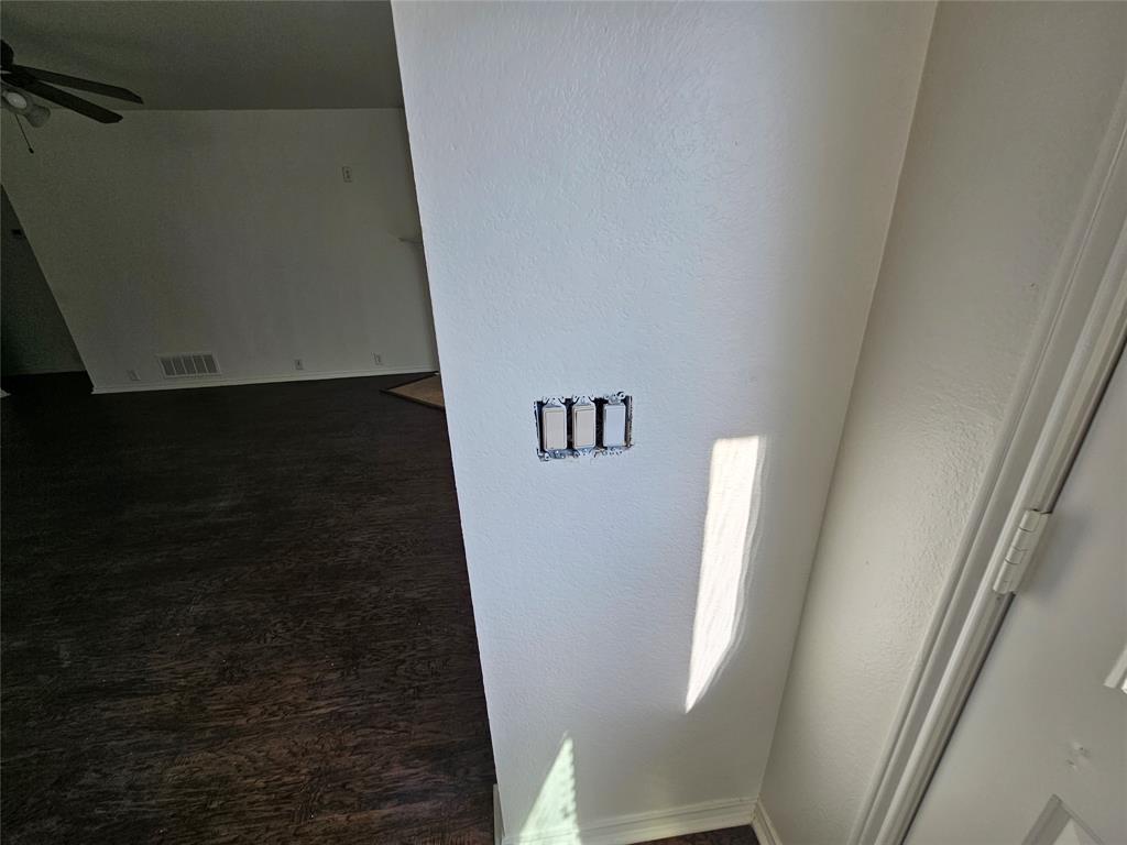 Everman Park South Add - Residential Lease