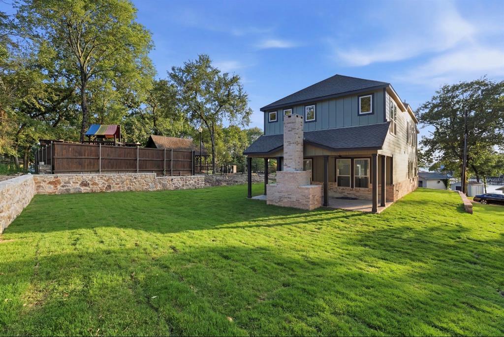 2150 Lakeview Drive
