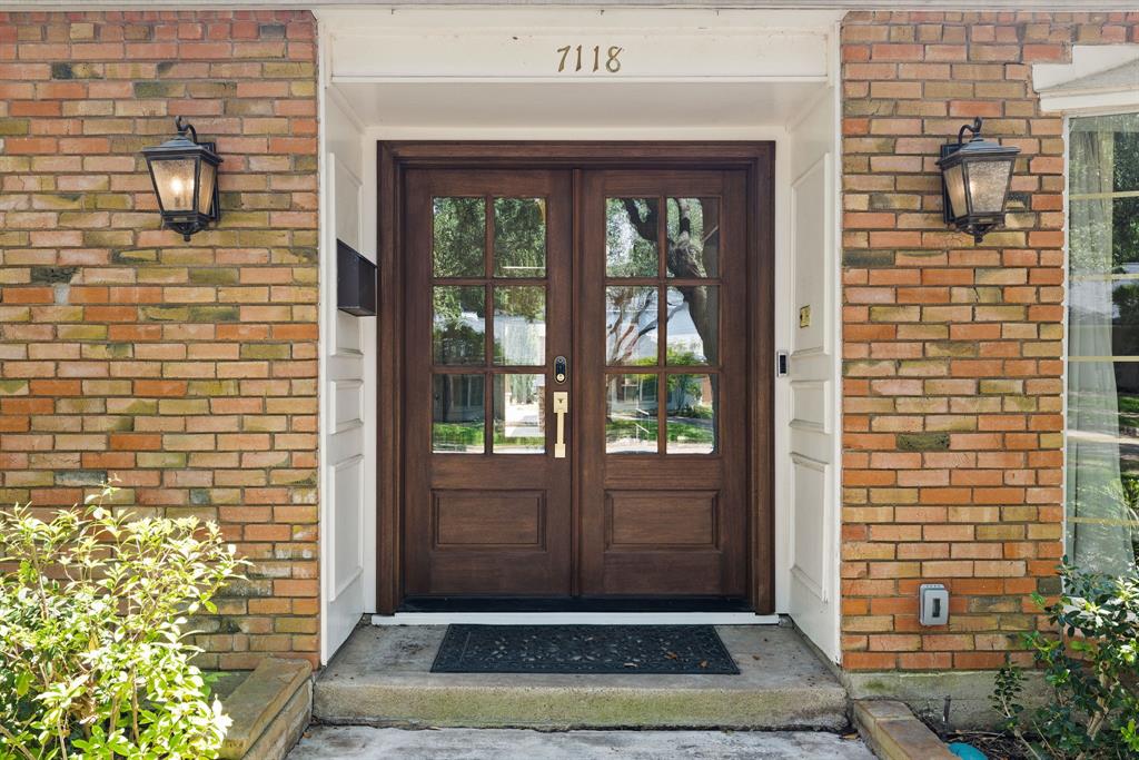 7118 Glendora Avenue