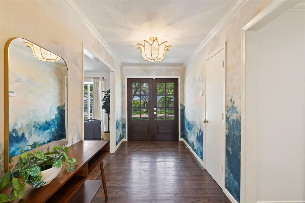 7118 Glendora Avenue