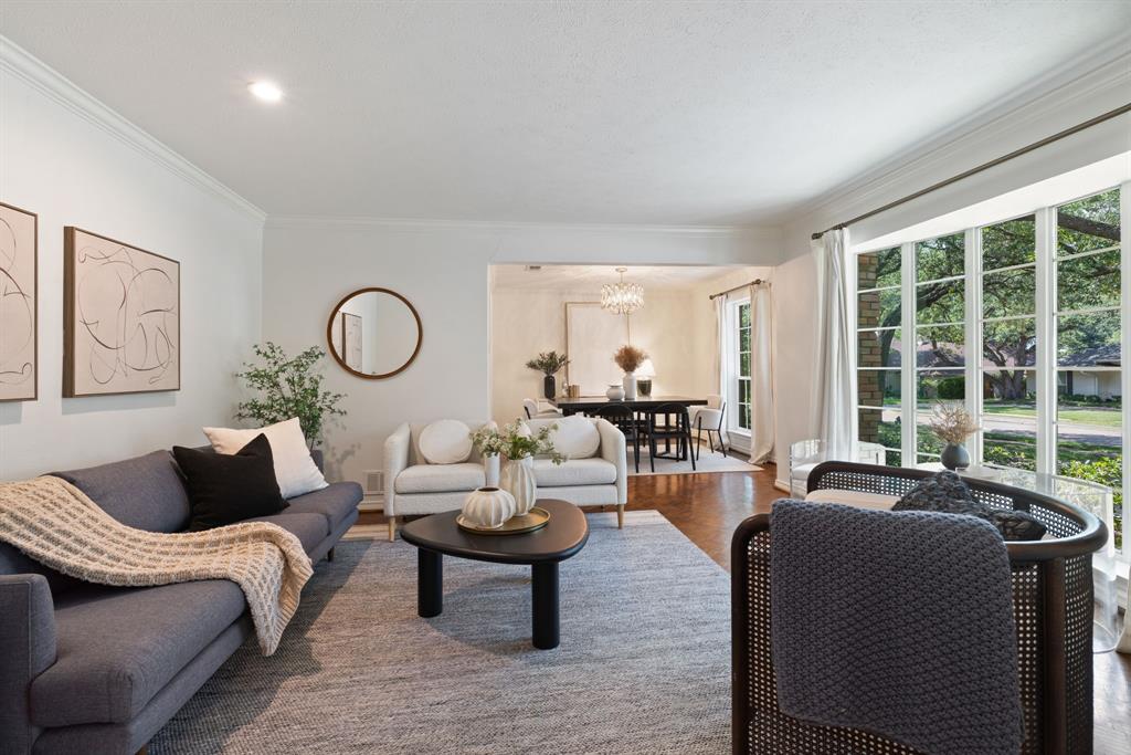 7118 Glendora Avenue