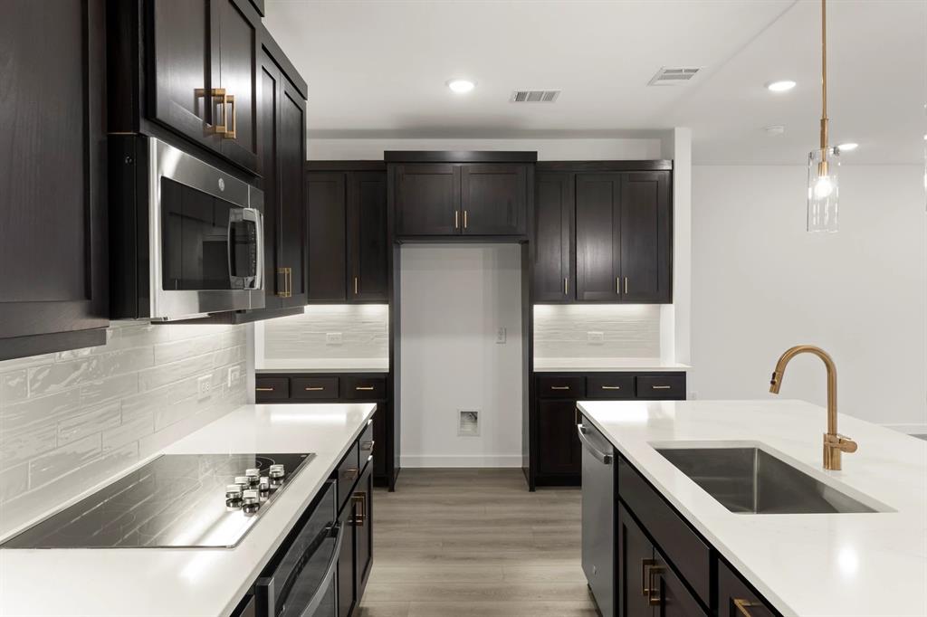 Sereno Oaks at Buckner Terrace - Residential